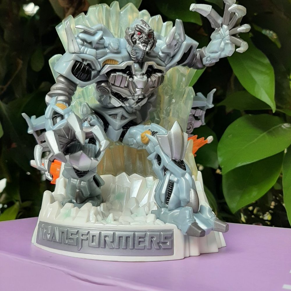 Hasbro Megatron Unleashed Transformers Turnarounds